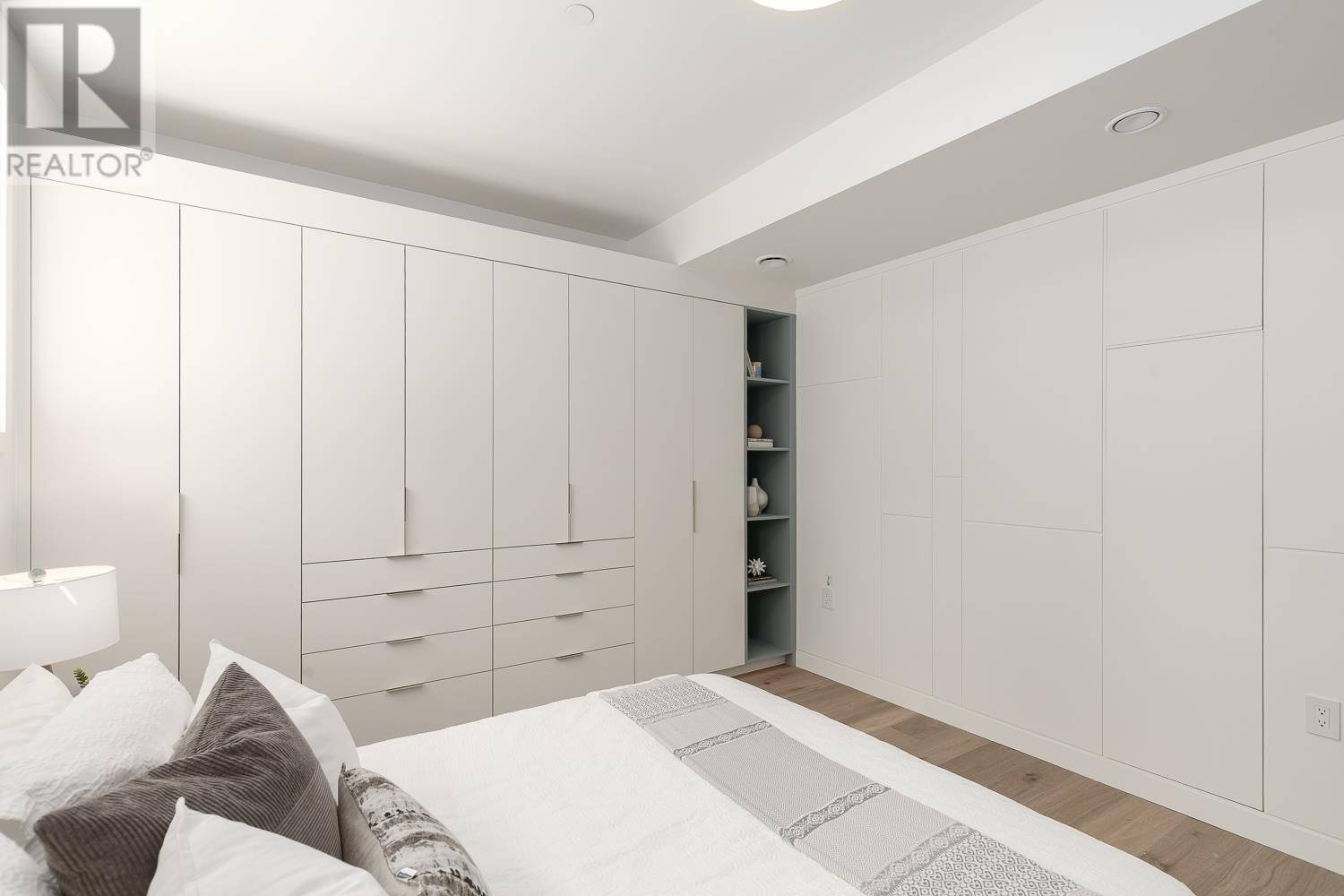 Photo 15 of 1143 W 33rd Avenue, Vancouver BC