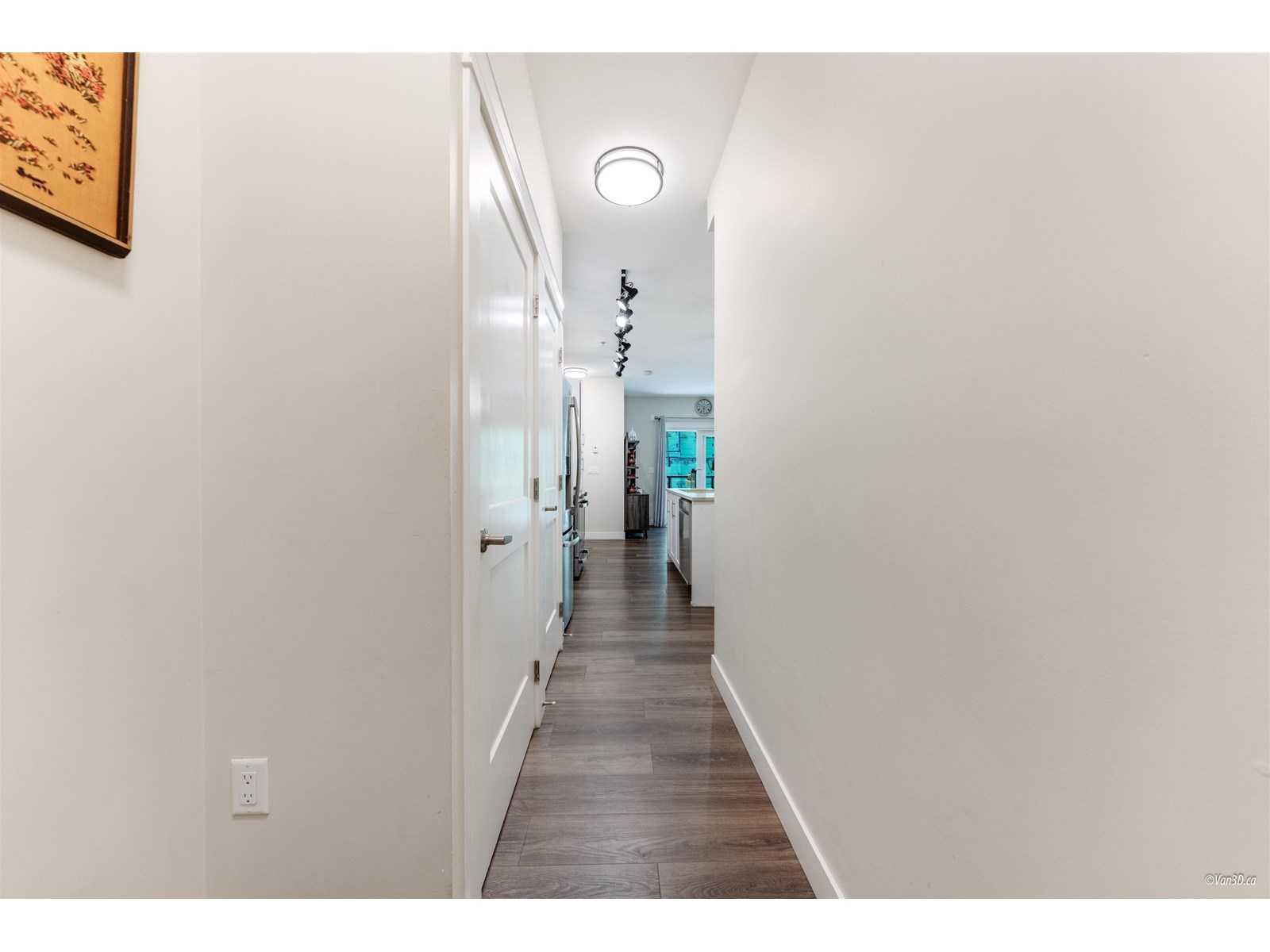 Photo 12 of 402 11077 Ravine Road, Surrey BC