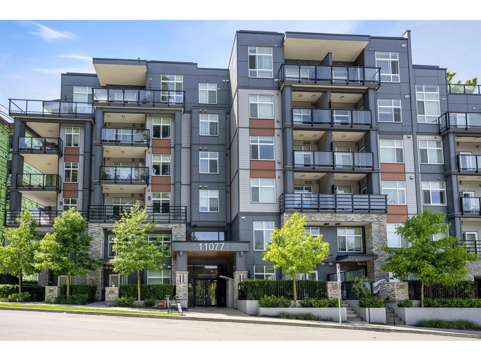 Photo 1 of 402 11077 Ravine Road, Surrey BC