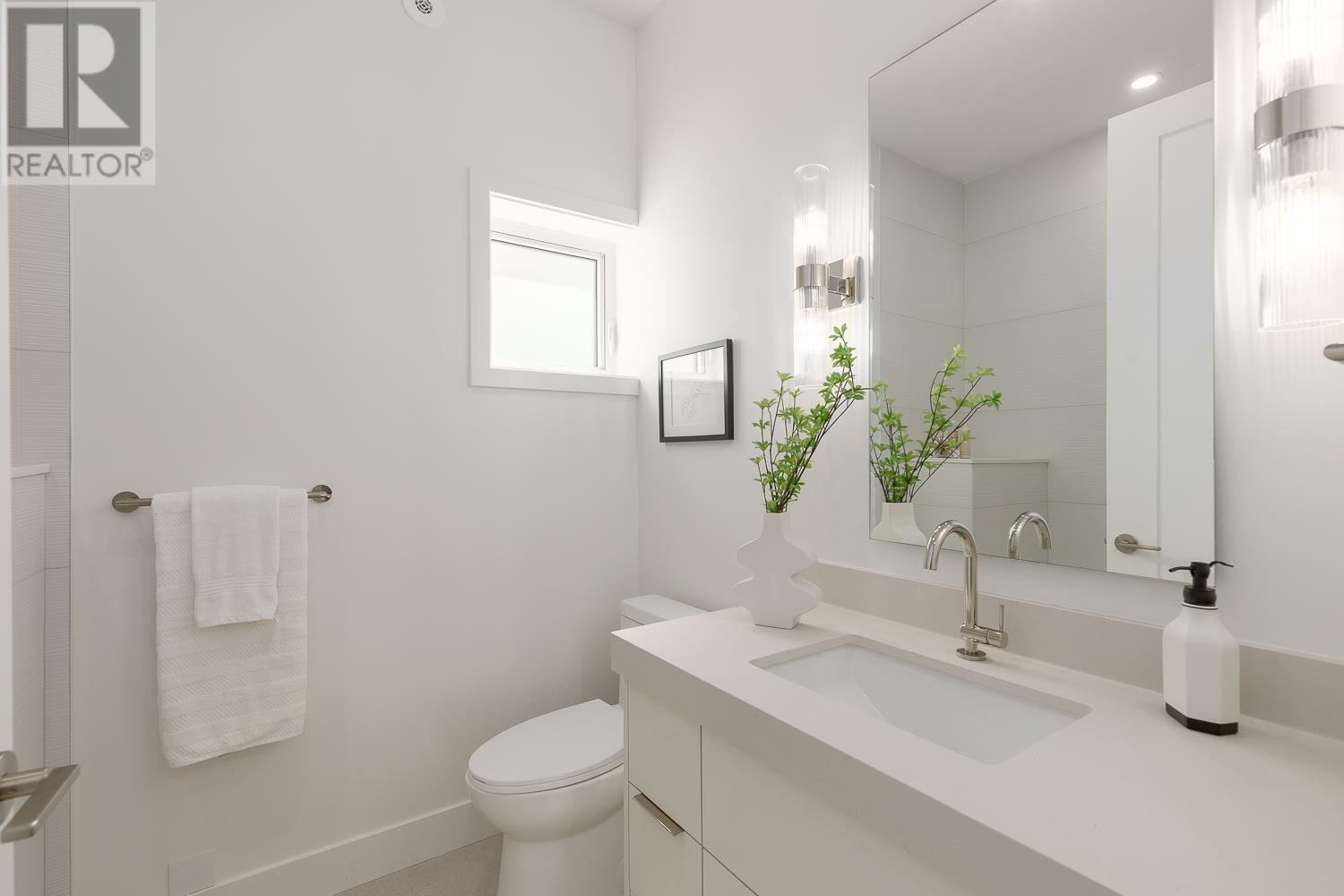 Photo 14 of 1135 W 33rd Avenue, Vancouver BC