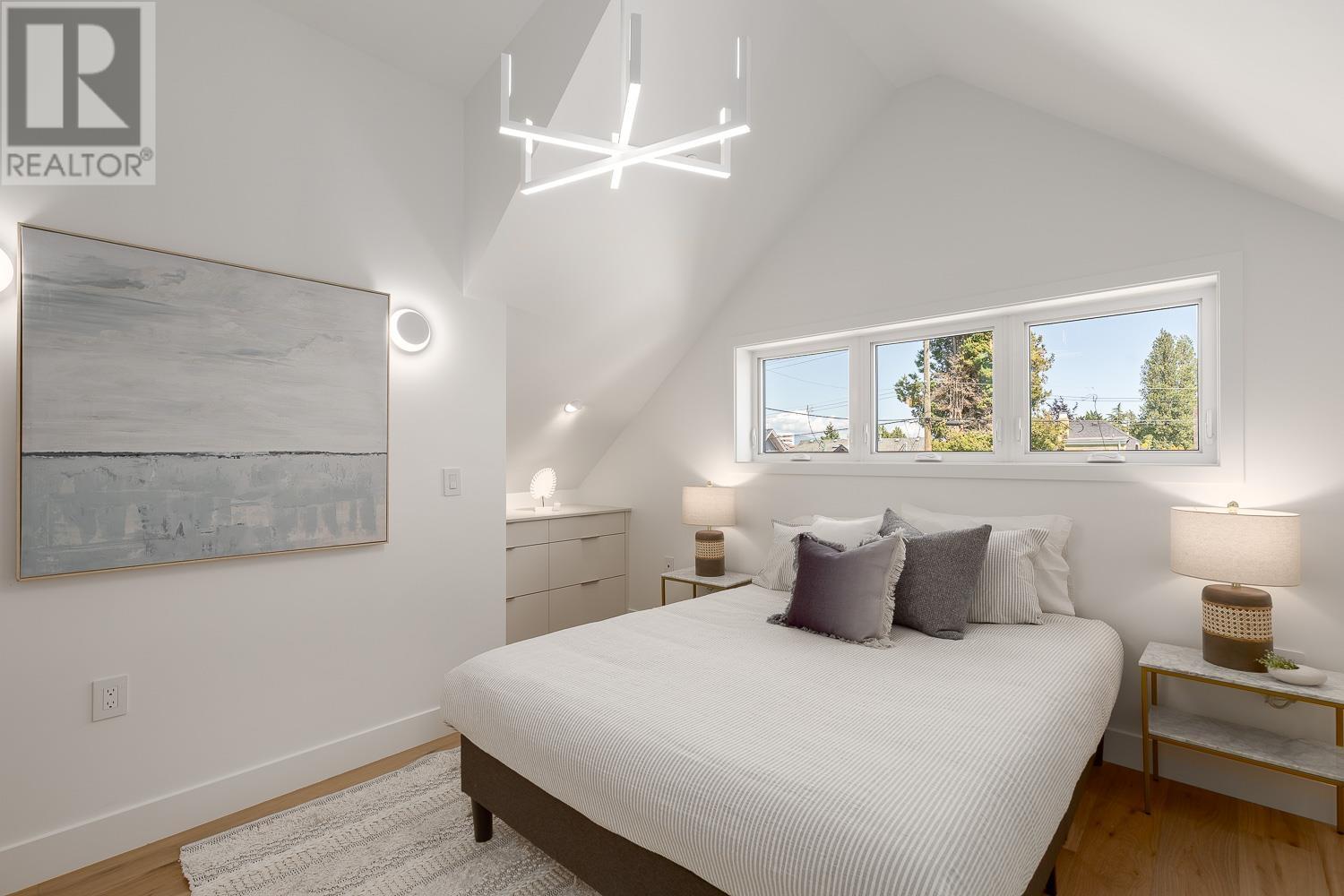 Photo 12 of 1135 W 33rd Avenue, Vancouver BC