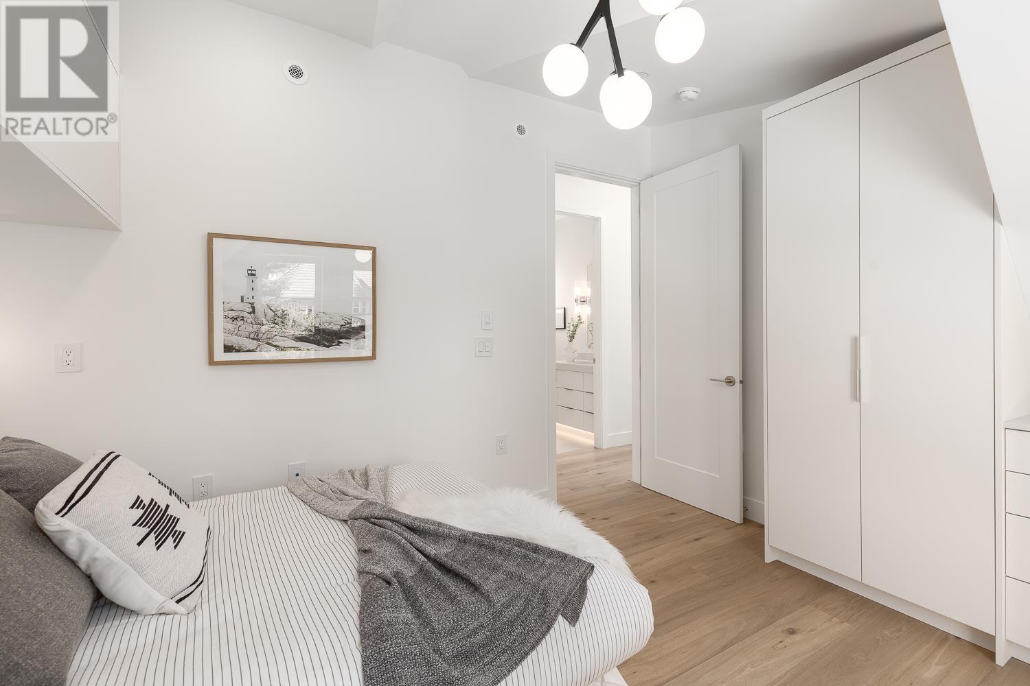 Photo 17 of 1135 W 33rd Avenue, Vancouver BC