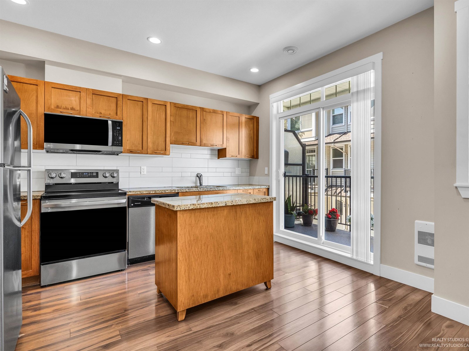 Photo 14 of 44 8277 161 Street, Surrey BC