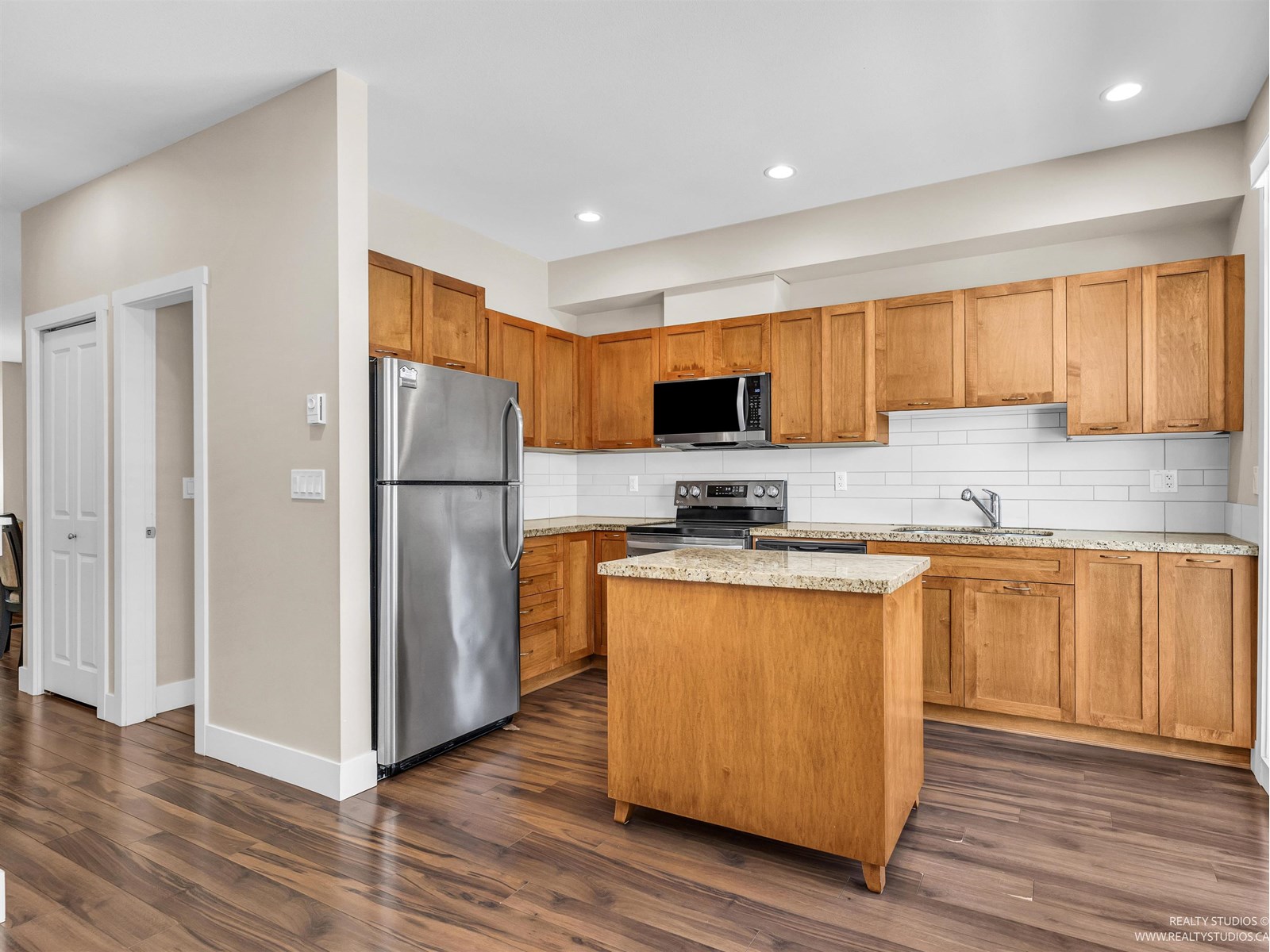 Photo 15 of 44 8277 161 Street, Surrey BC