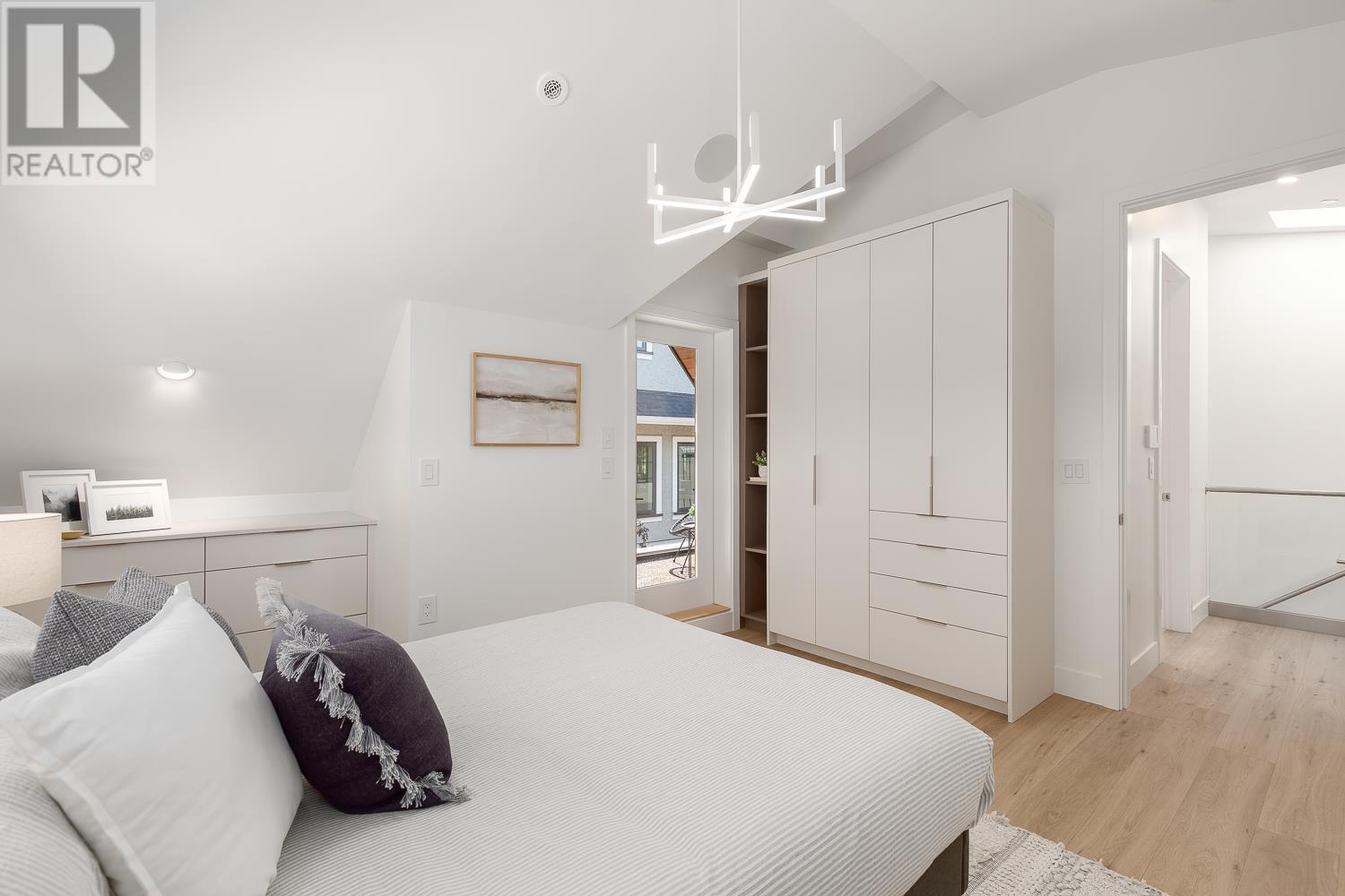 Photo 13 of 1135 W 33rd Avenue, Vancouver BC