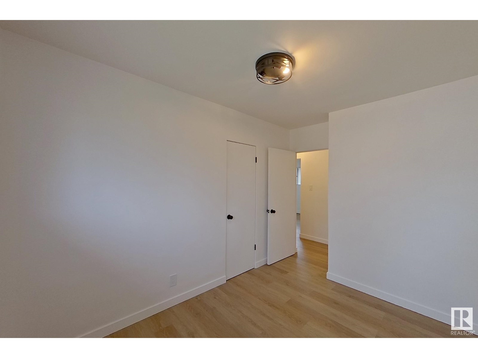 Single Family House Raised bungalow for Sale in   ST NW Edmonton 