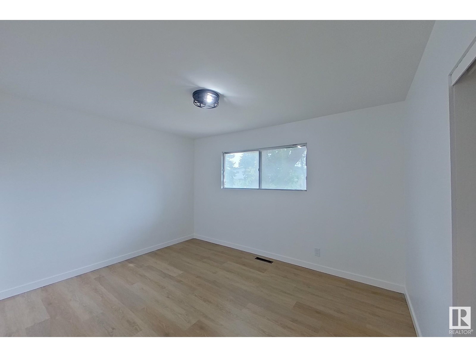 Single Family House Raised bungalow for Sale in   ST NW Edmonton 