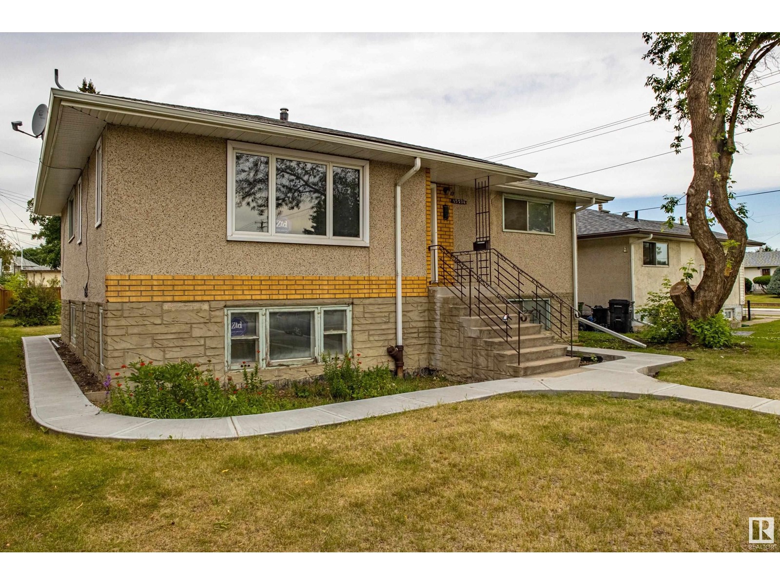 Single Family House Raised bungalow for Sale in   ST NW Edmonton 