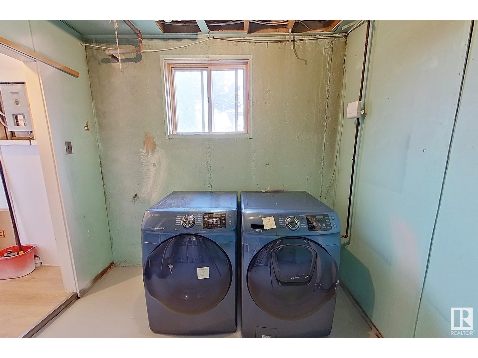 Single Family House Raised bungalow for Sale in   ST NW Edmonton 