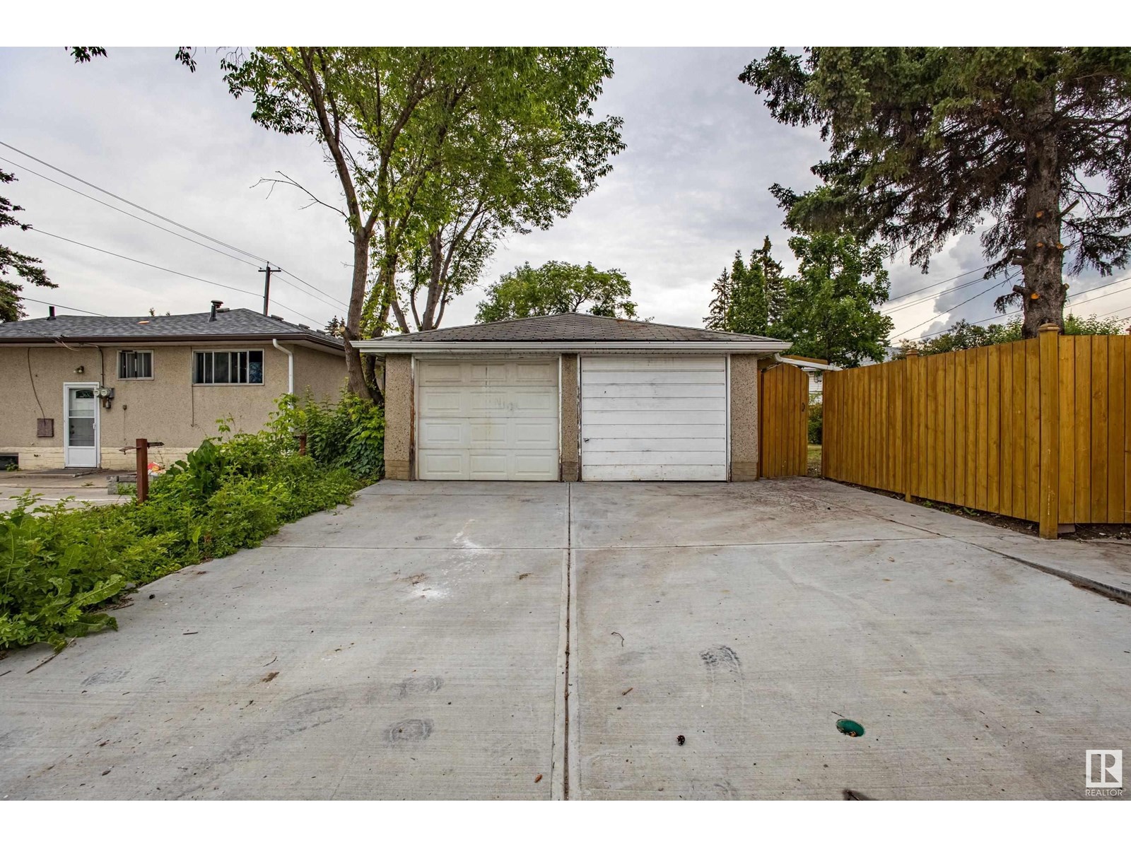 Single Family House Raised bungalow for Sale in   ST NW Edmonton 