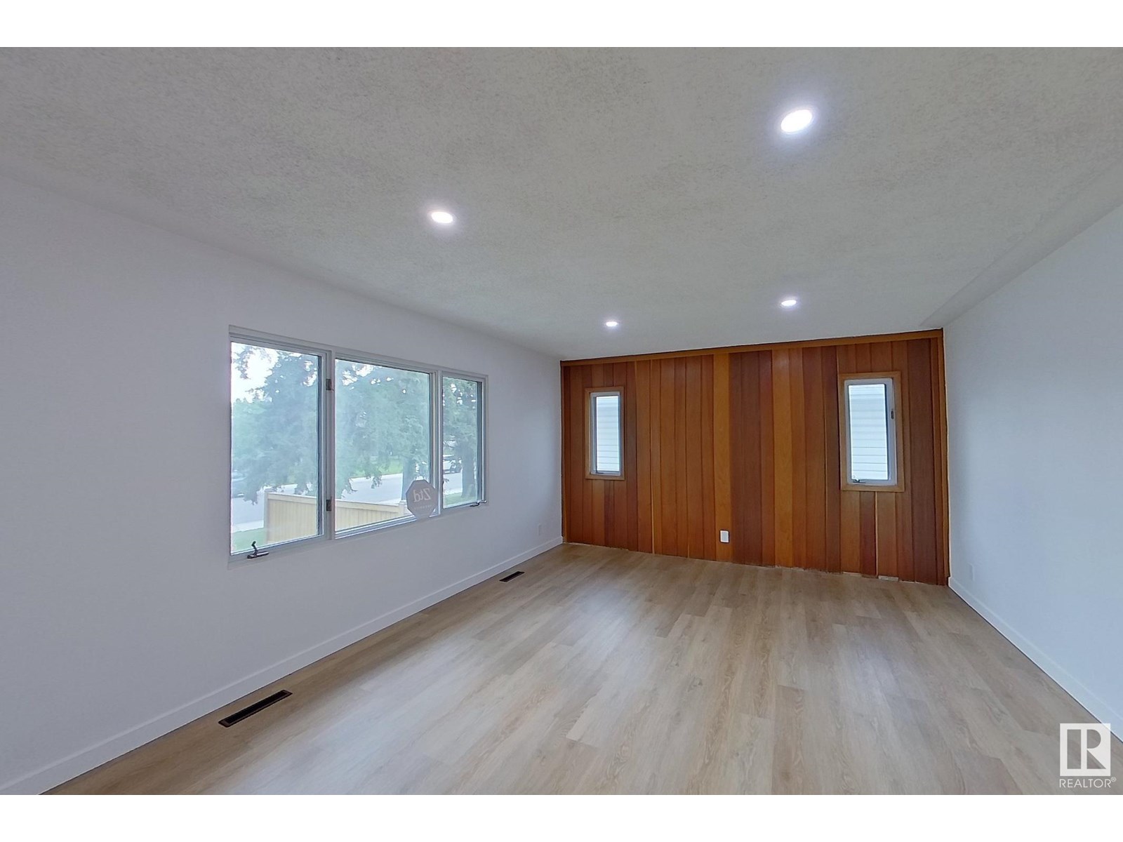 Single Family House Raised bungalow for Sale in   ST NW Edmonton 