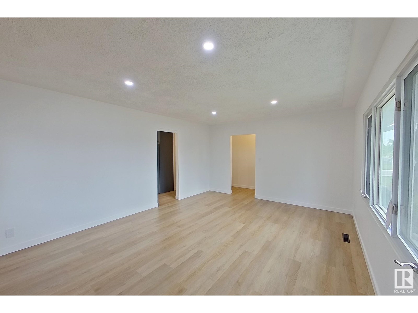 Single Family House Raised bungalow for Sale in   ST NW Edmonton 