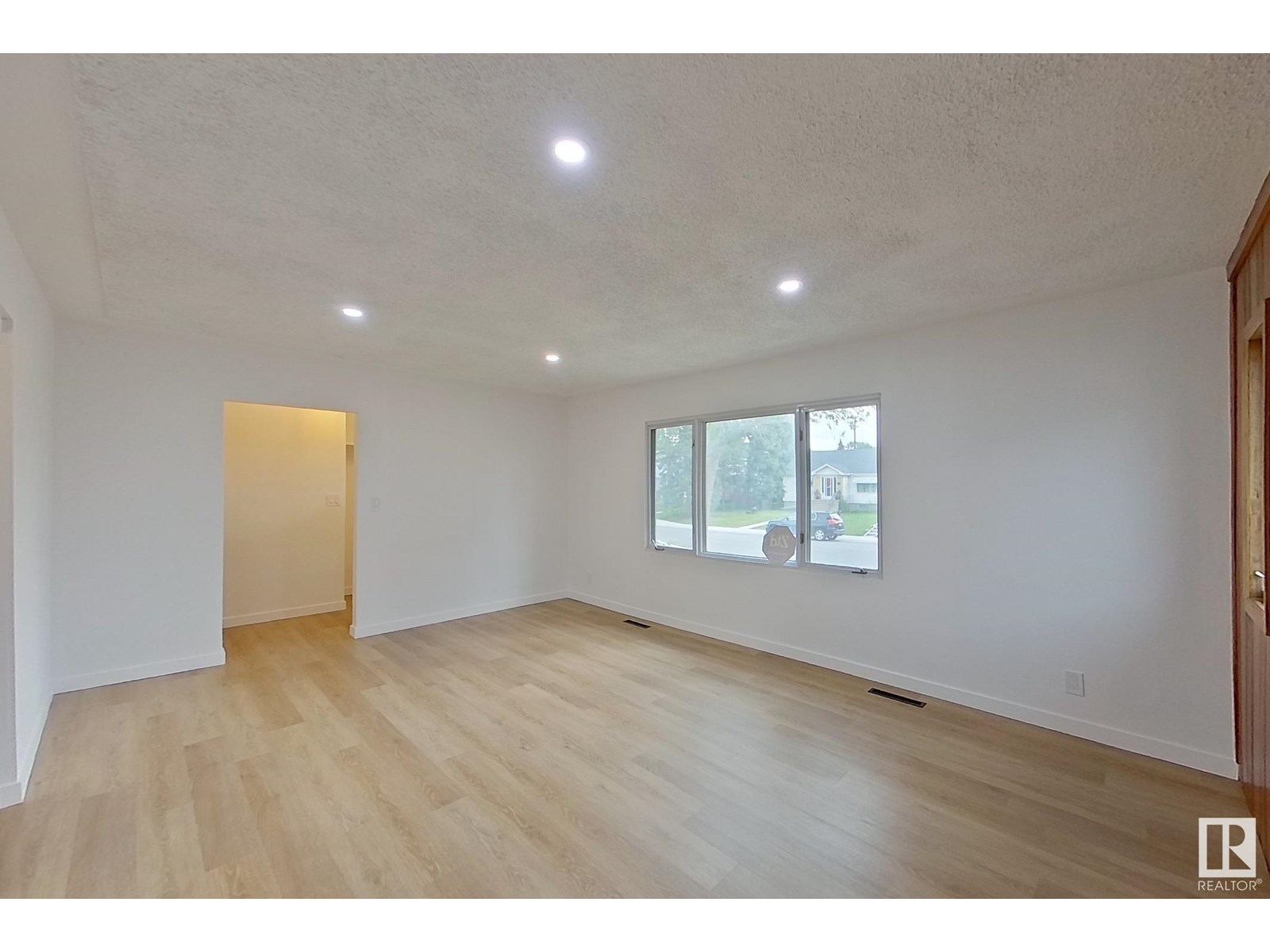 Single Family House Raised bungalow for Sale in   ST NW Edmonton 
