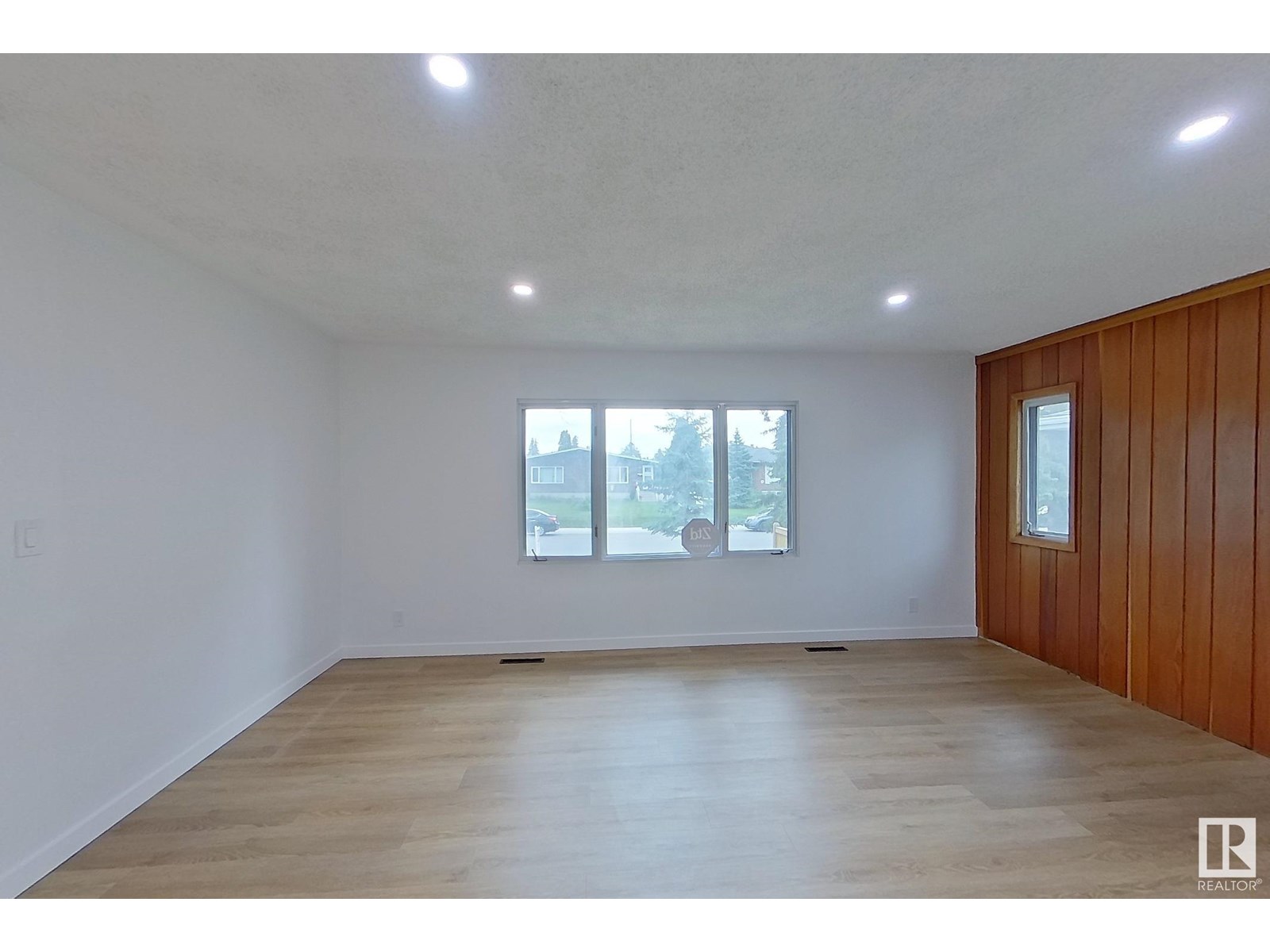 Single Family House Raised bungalow for Sale in   ST NW Edmonton 