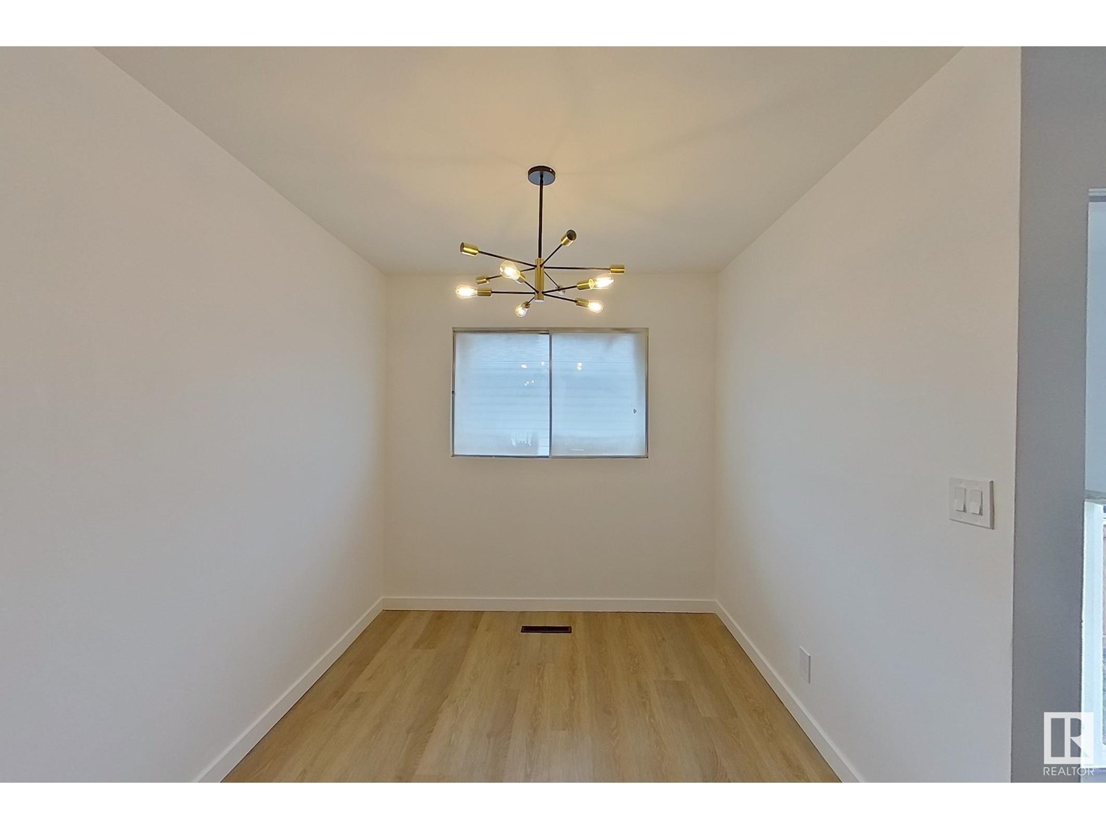 Single Family House Raised bungalow for Sale in   ST NW Edmonton 