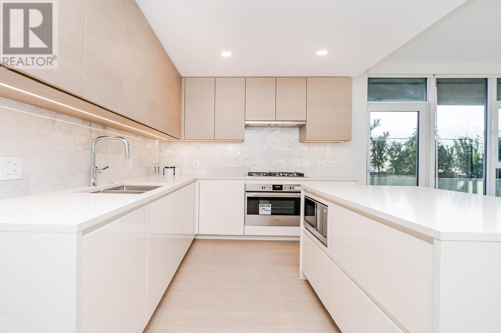 Photo 7 of 607 2108 Gilmore Avenue, Burnaby BC