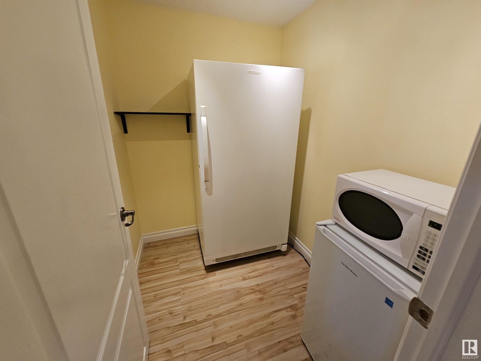 Photo 19 of 14812 56 St Nw, Edmonton AB