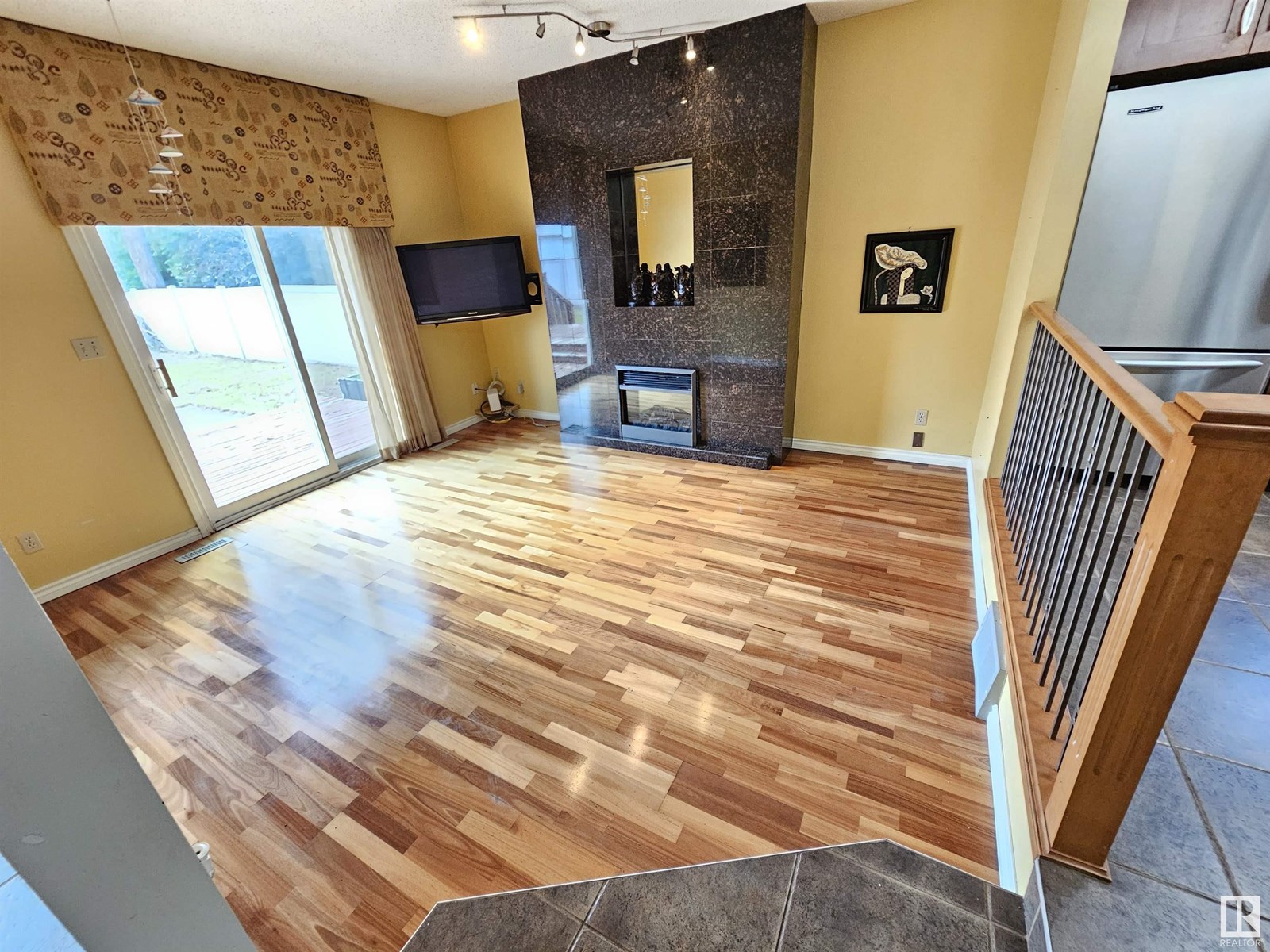 Photo 12 of 14812 56 St Nw, Edmonton AB