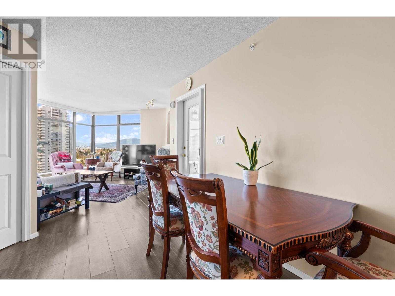 Photo 11 of 1606 4505 Hazel Street, Burnaby BC
