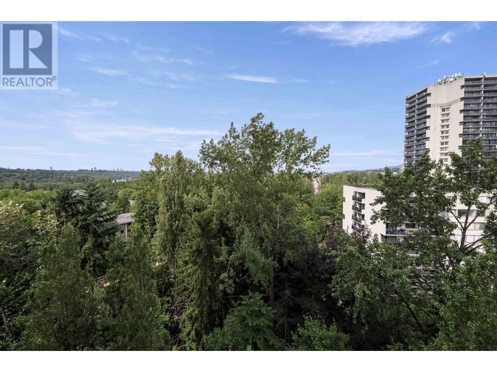 Photo 3 of 1105 3737 Bartlett Court, Burnaby BC