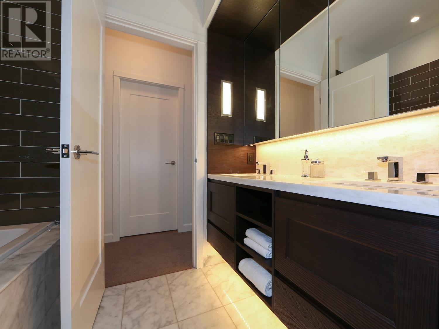 TH2 3355 BINNING ROAD, Vancouver