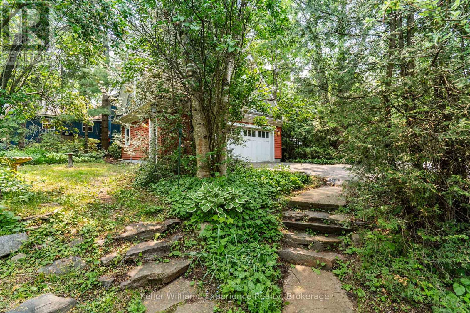 Photo 24 of 117 121 Richard Street, Tay ON