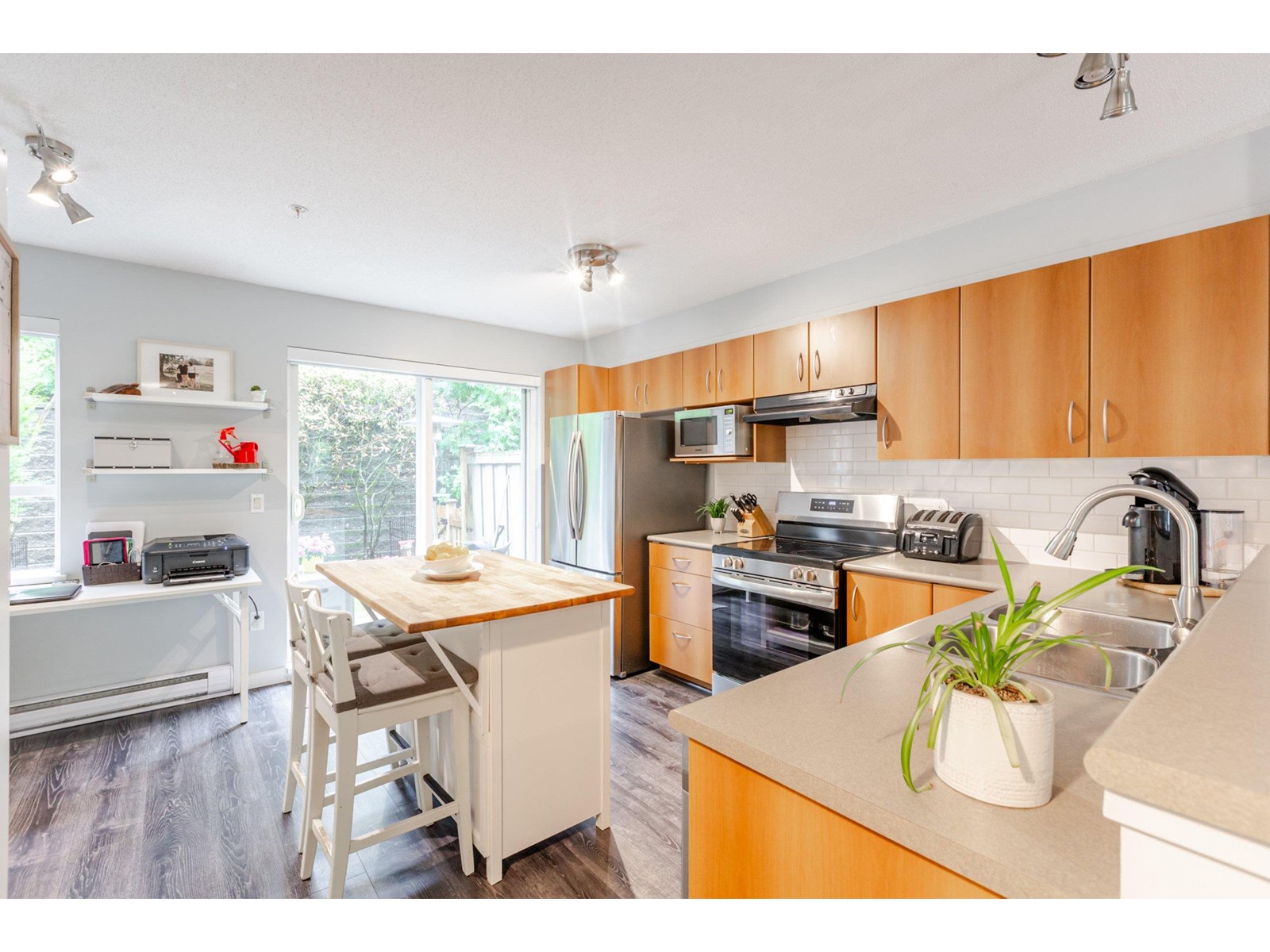 Photo 7 of 103 6747 203 Street, Langley BC