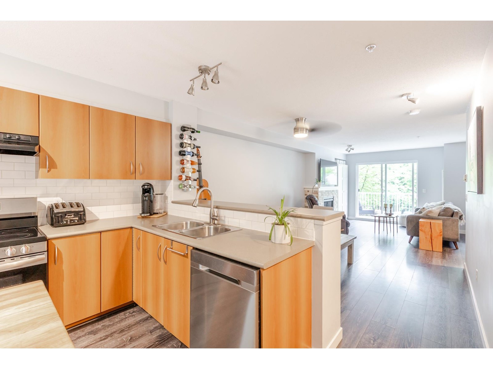 Photo 12 of 103 6747 203 Street, Langley BC