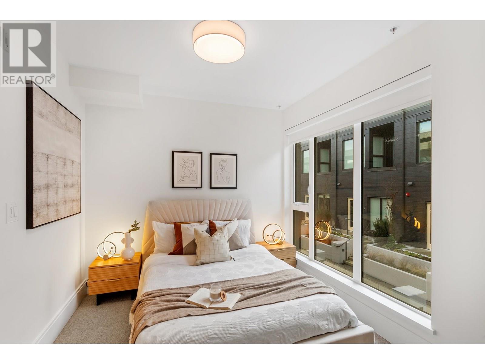 Photo 13 of 577 W 26th Avenue, Vancouver BC