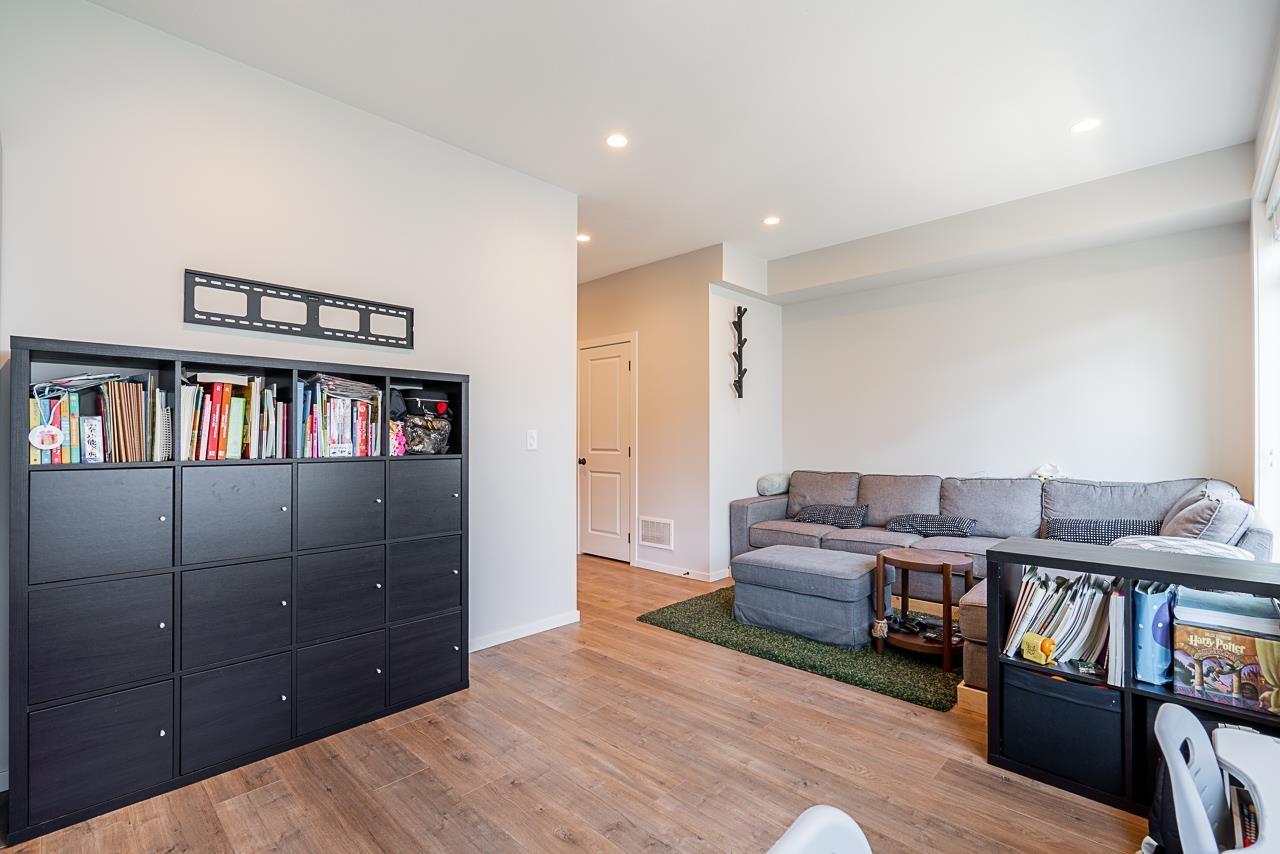 Photo 13 of 28 17557 100 Avenue, Surrey BC