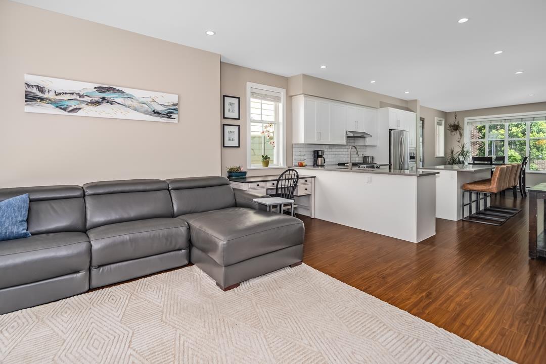 Photo 7 of 5 15588 32 Avenue, Surrey BC