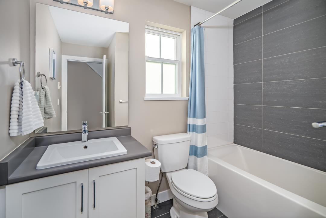 Photo 20 of 5 15588 32 Avenue, Surrey BC