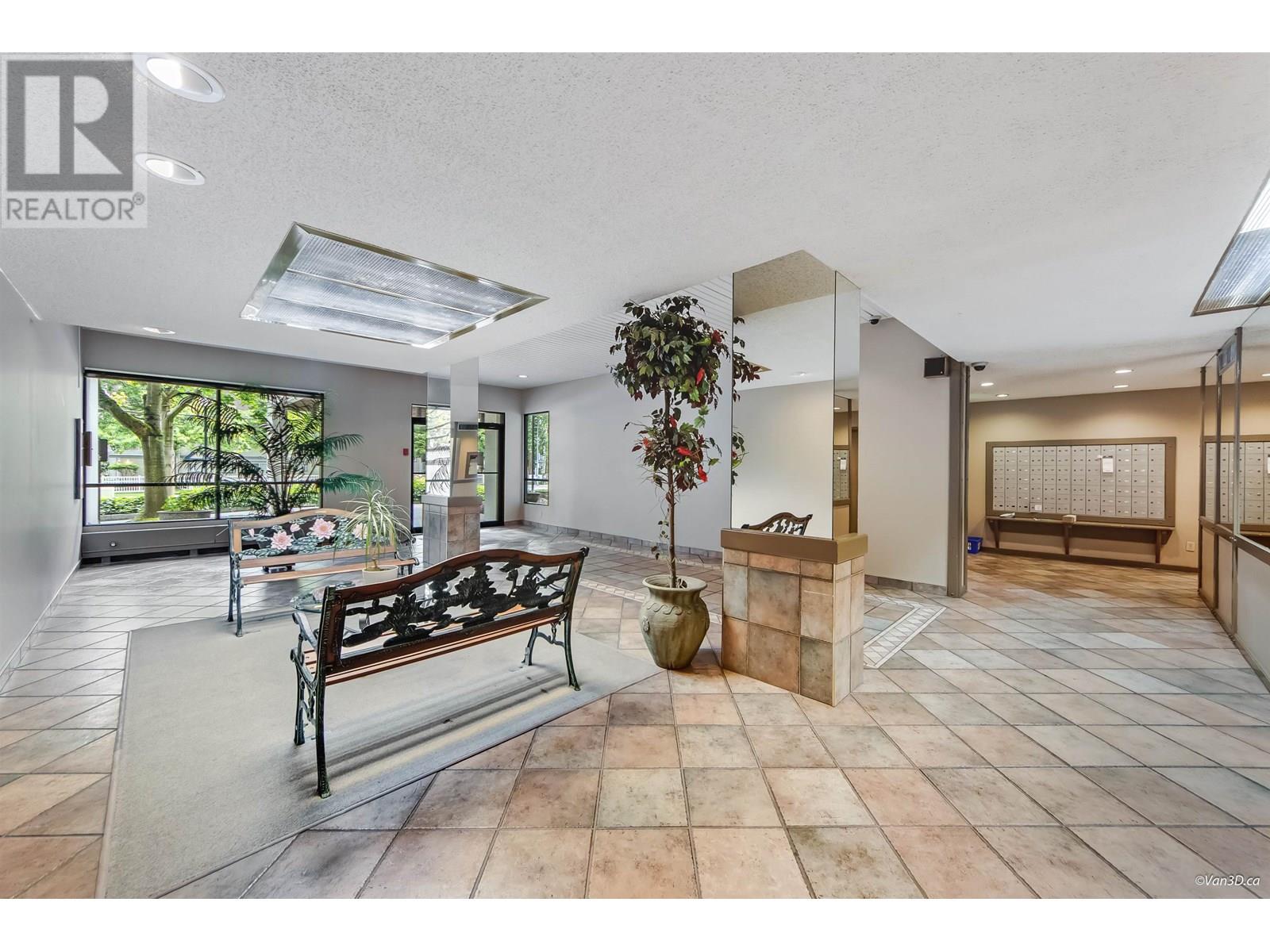 Photo 4 of 304 7100 Gilbert Road, Richmond BC