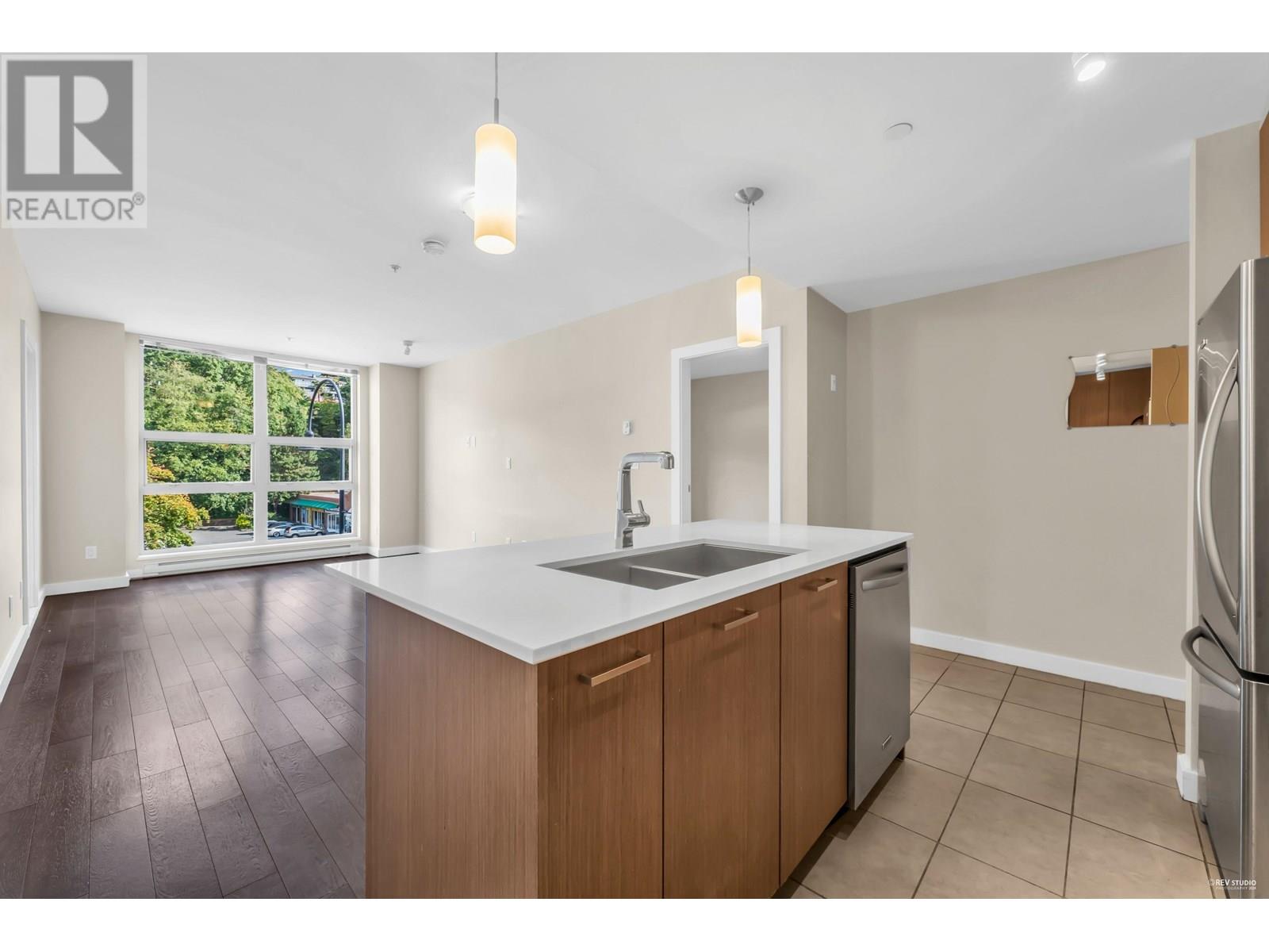 Photo 19 of 304 1177 Marine Drive, North Vancouver BC
