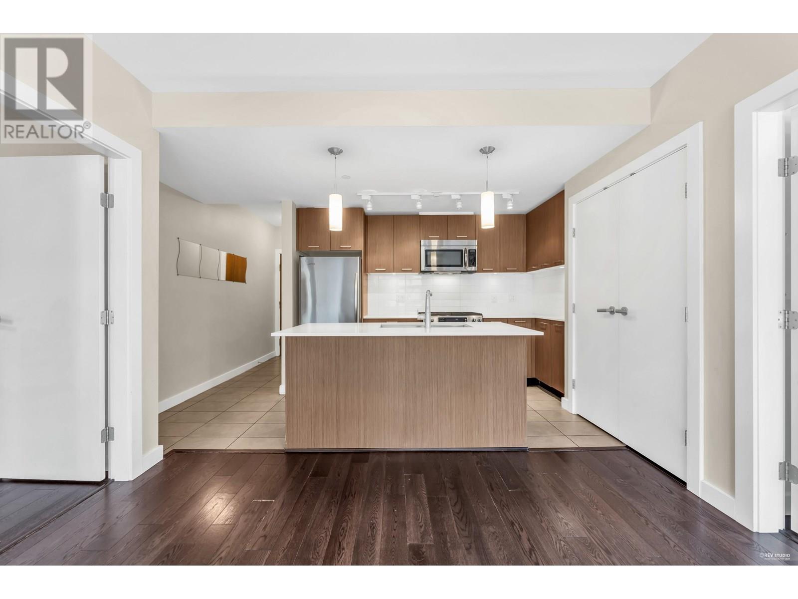 Photo 22 of 304 1177 Marine Drive, North Vancouver BC