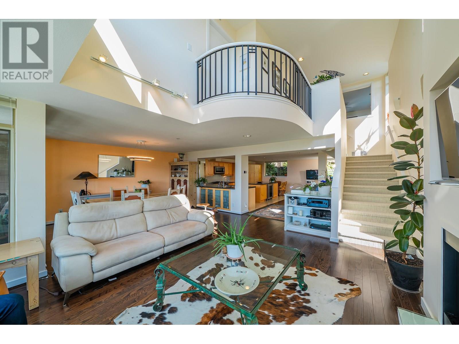 8664 SEASCAPE DRIVE, West Vancouver