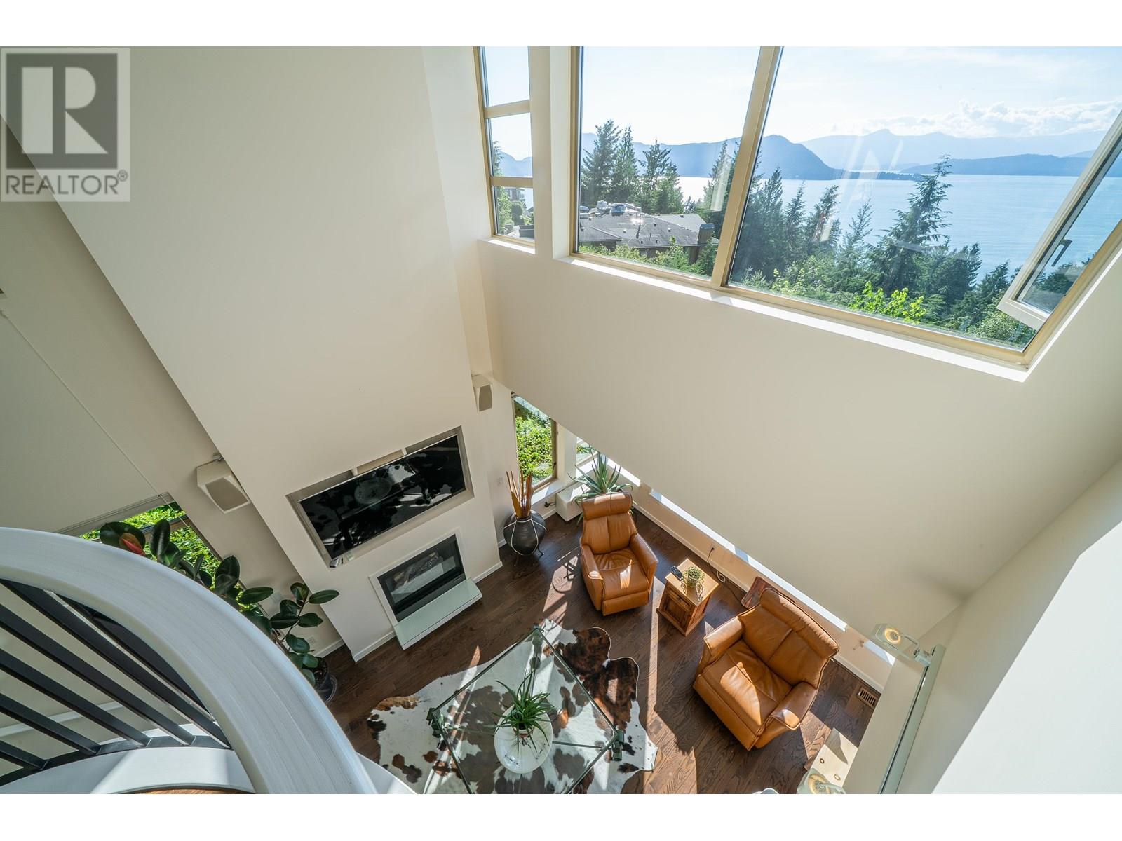 8664 SEASCAPE DRIVE, West Vancouver