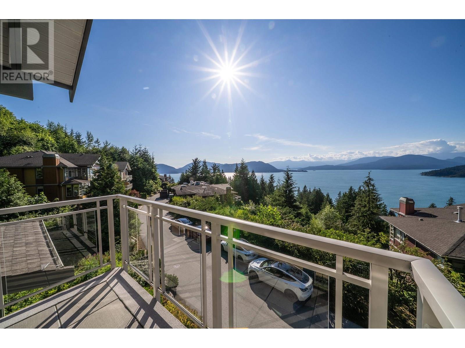 8664 SEASCAPE DRIVE, West Vancouver