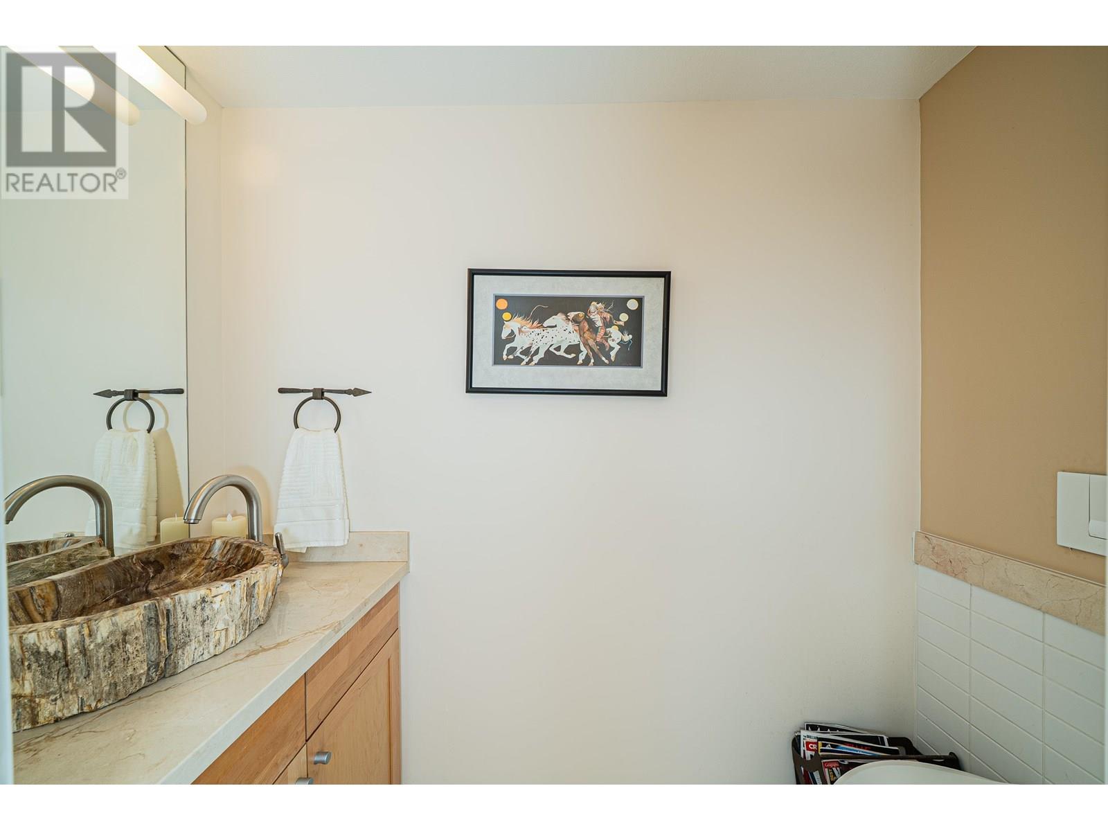8664 SEASCAPE DRIVE, West Vancouver