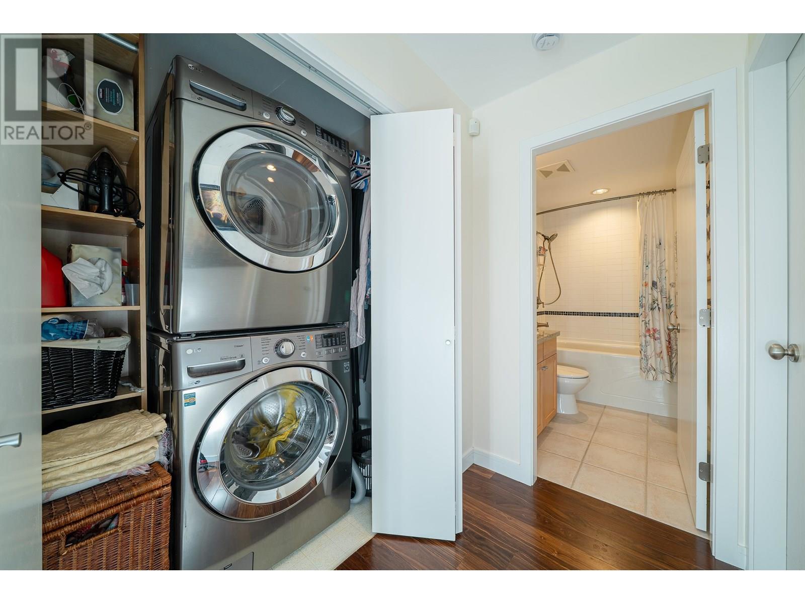 8664 SEASCAPE DRIVE, West Vancouver
