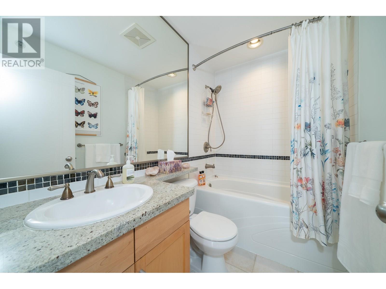 8664 SEASCAPE DRIVE, West Vancouver
