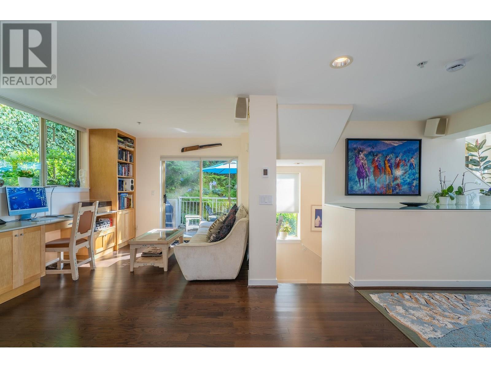 8664 SEASCAPE DRIVE, West Vancouver