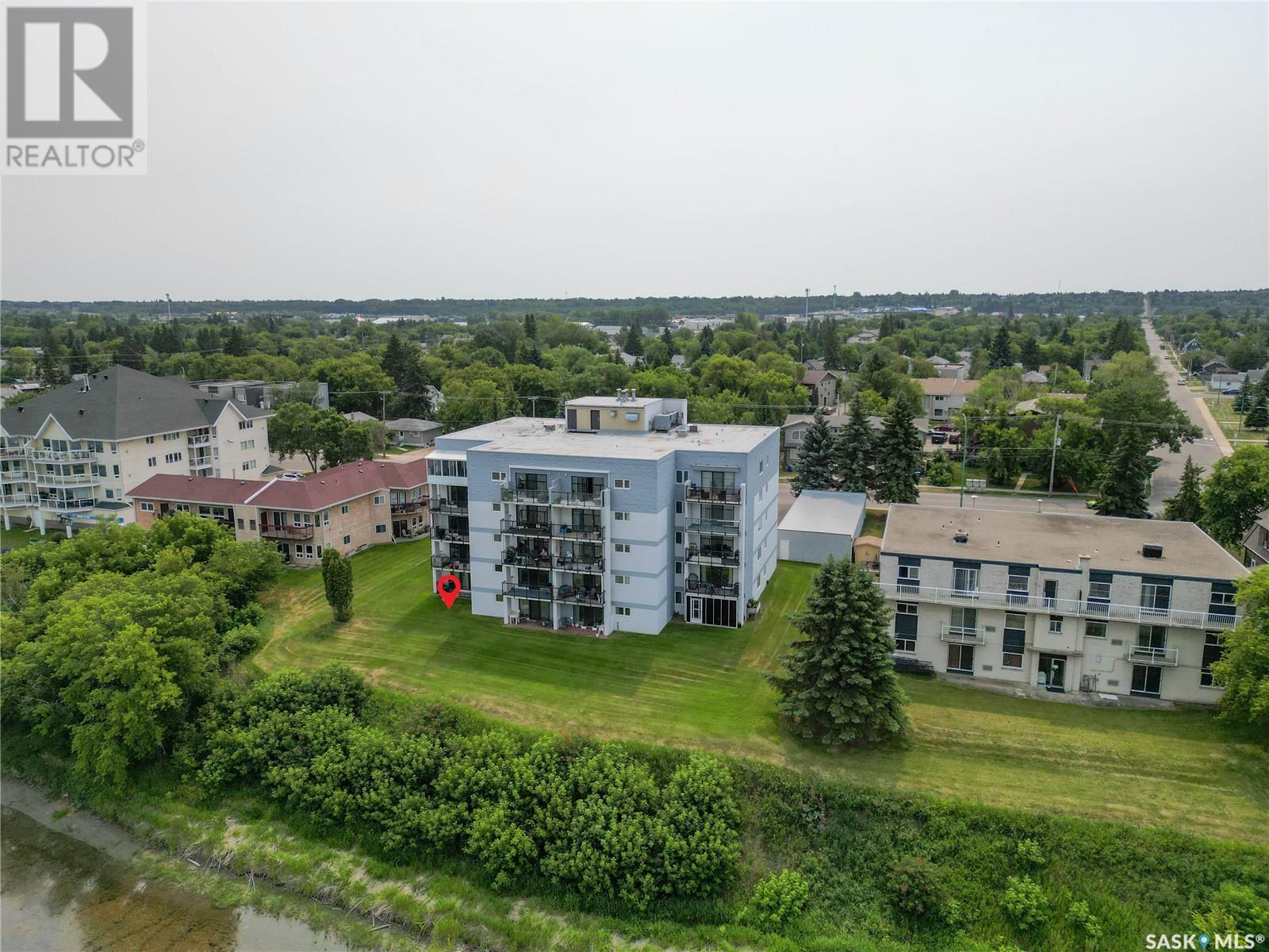 Photo 5 of 1 D 516 River Street E, Prince Albert SK