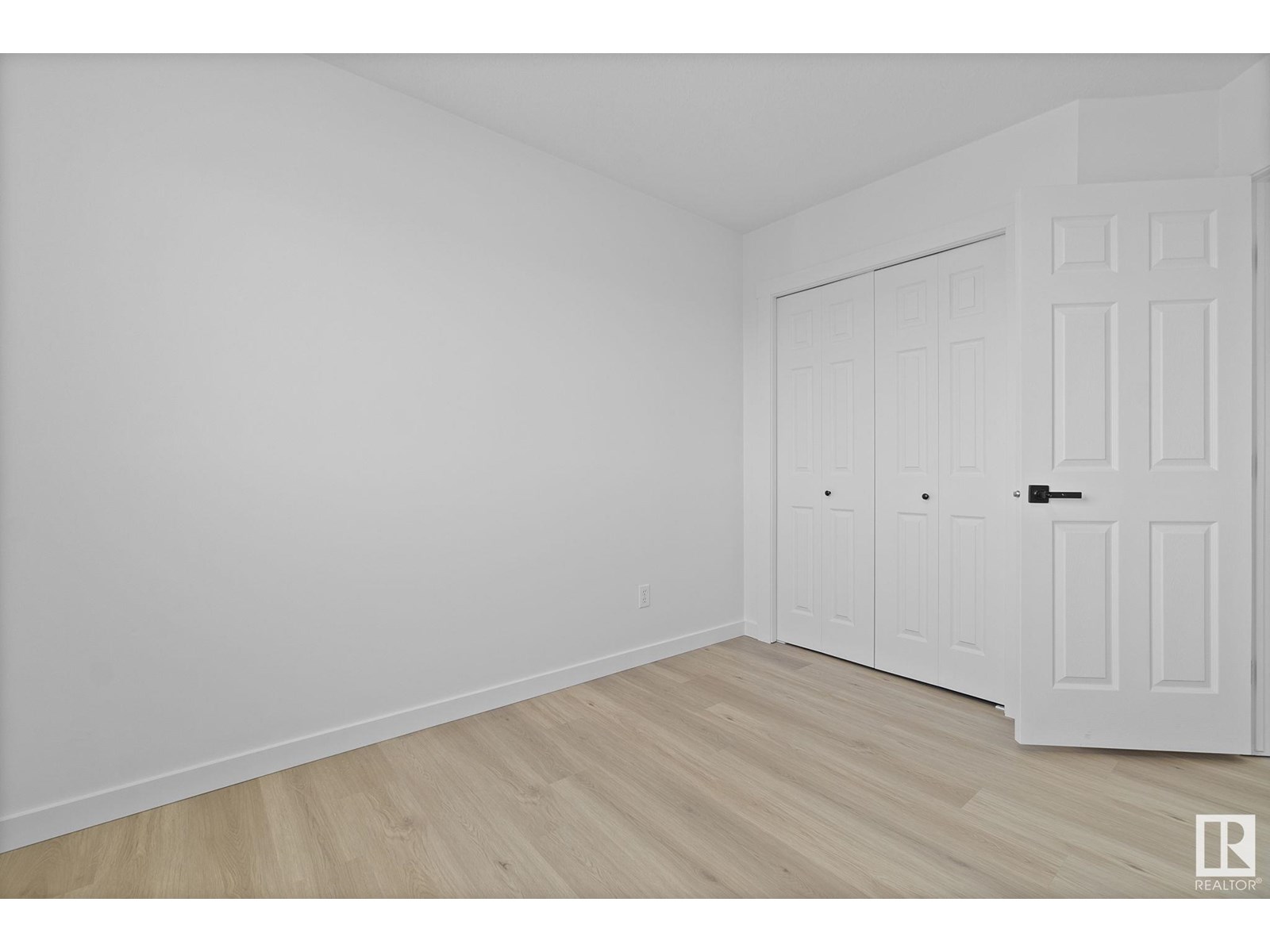 Photo 27 of 8351 160 Av Nw, Edmonton AB