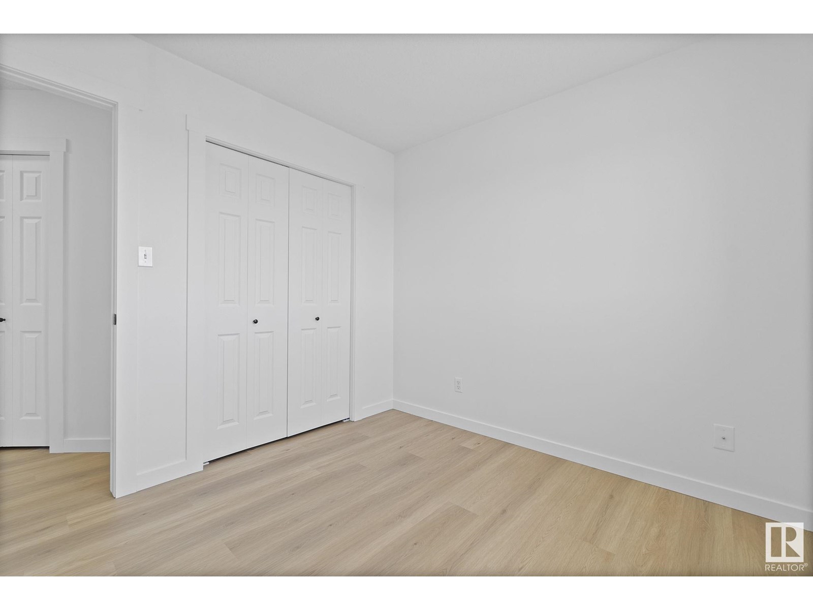 Photo 33 of 8351 160 Av Nw, Edmonton AB