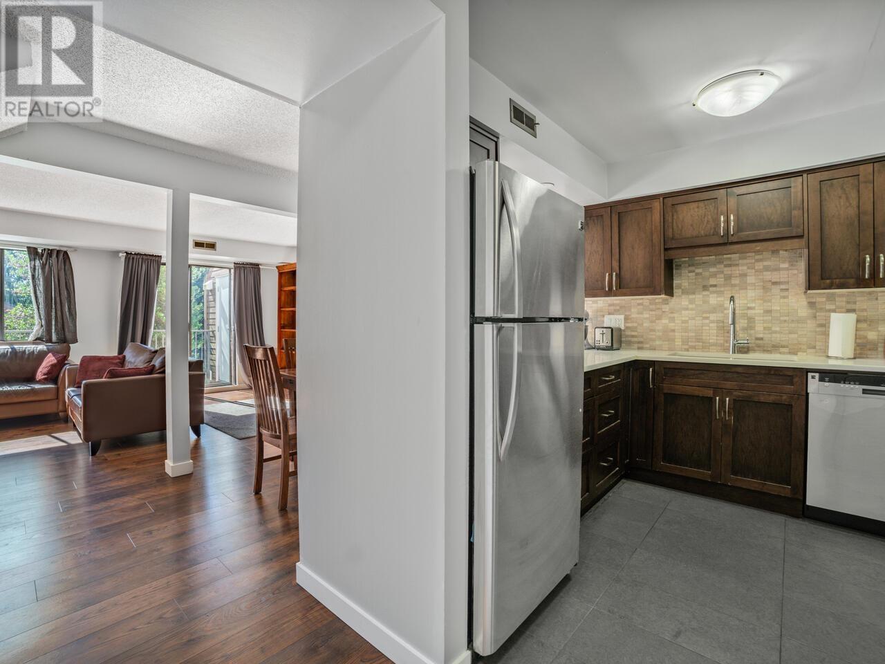 Photo 4 of 1825 Goleta Drive, Burnaby BC