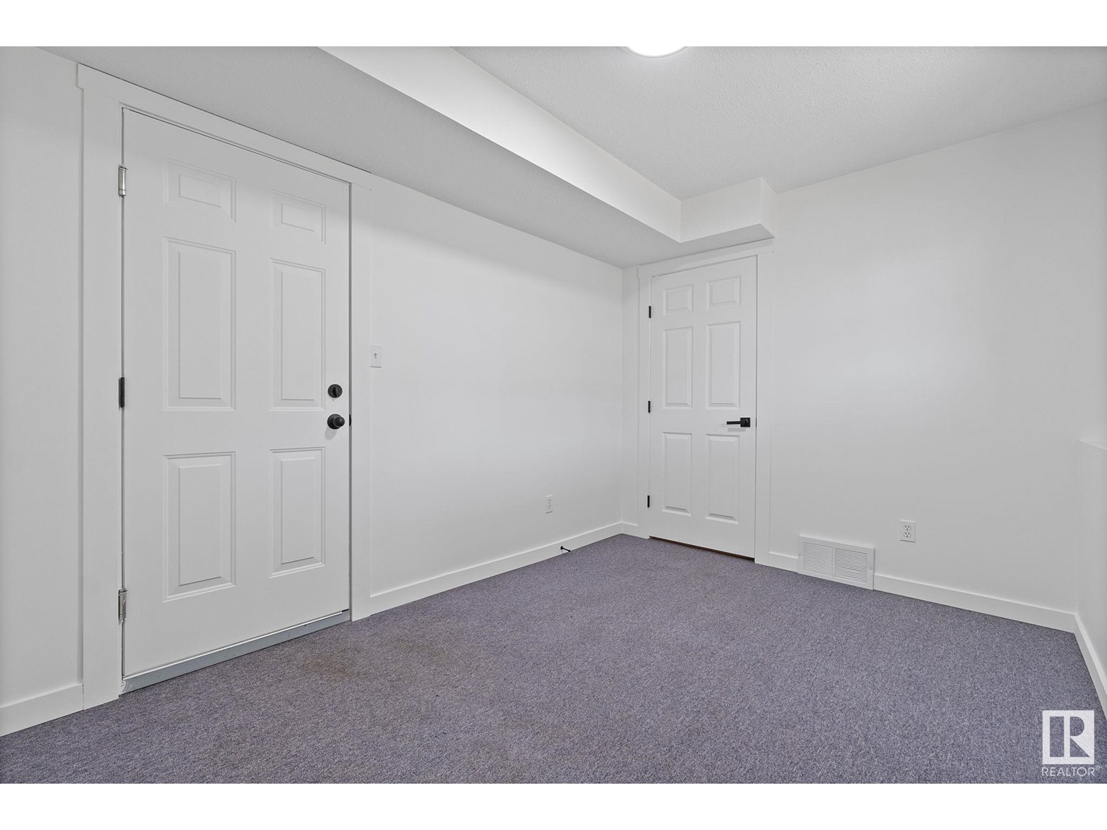 Photo 36 of 8351 160 Av Nw, Edmonton AB