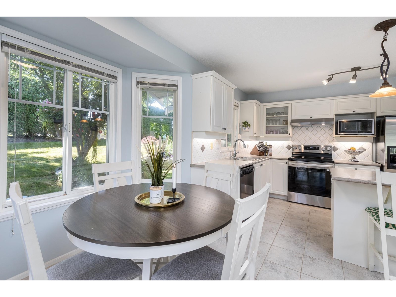 Photo 12 of 27 6488 168 Street, Surrey BC