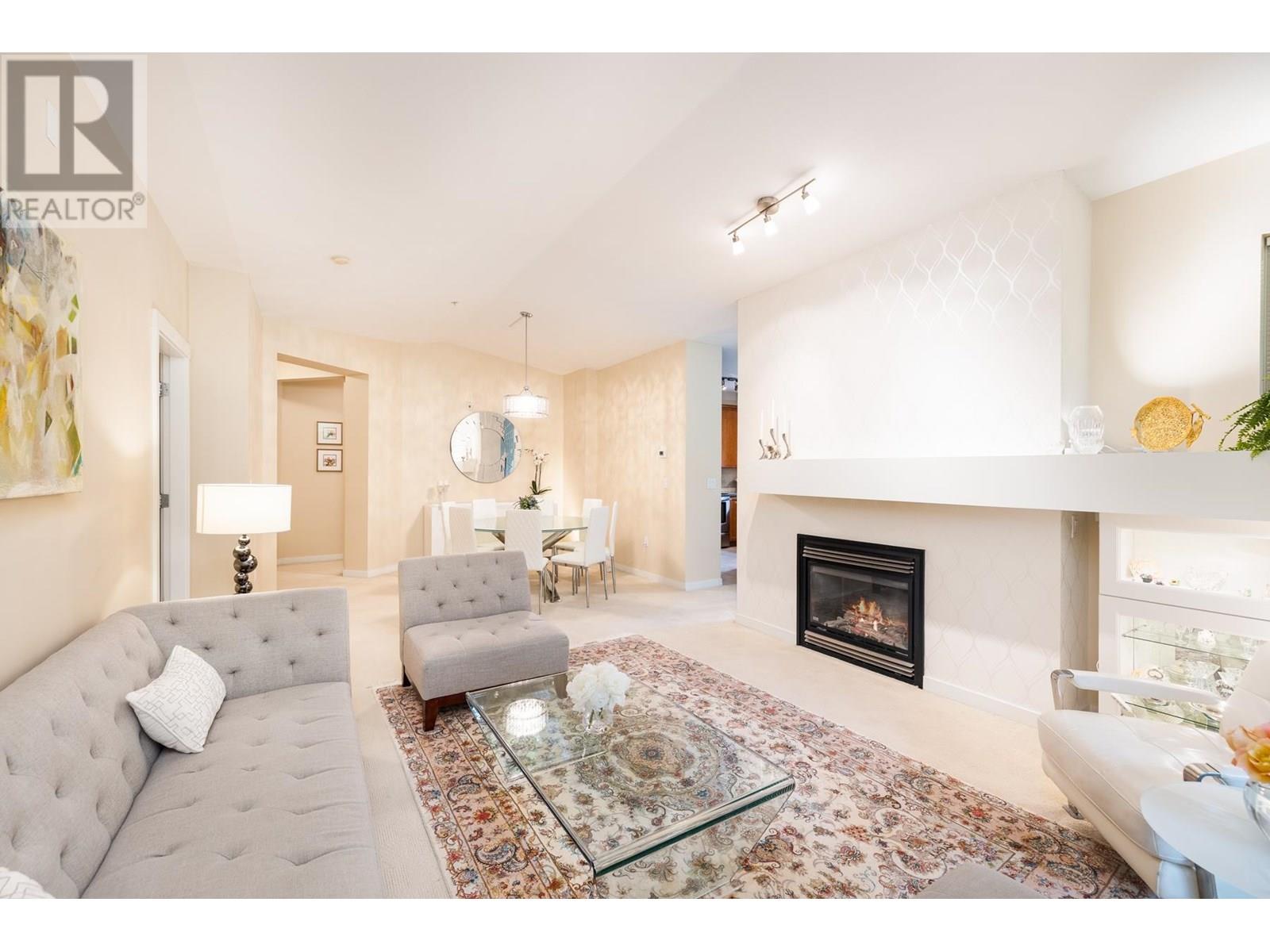 Photo 10 of 202 3125 Capilano Crescent, North Vancouver BC