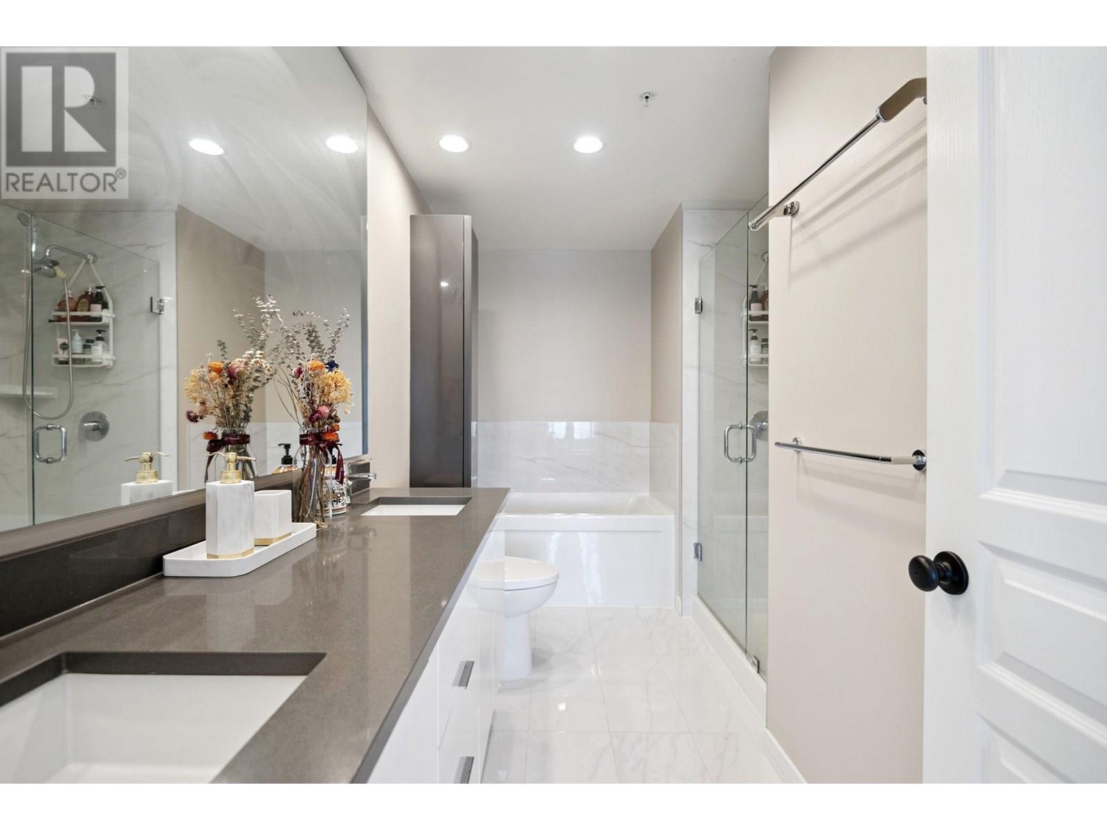 Photo 10 of 523 9311 Alexandra Road, Richmond BC